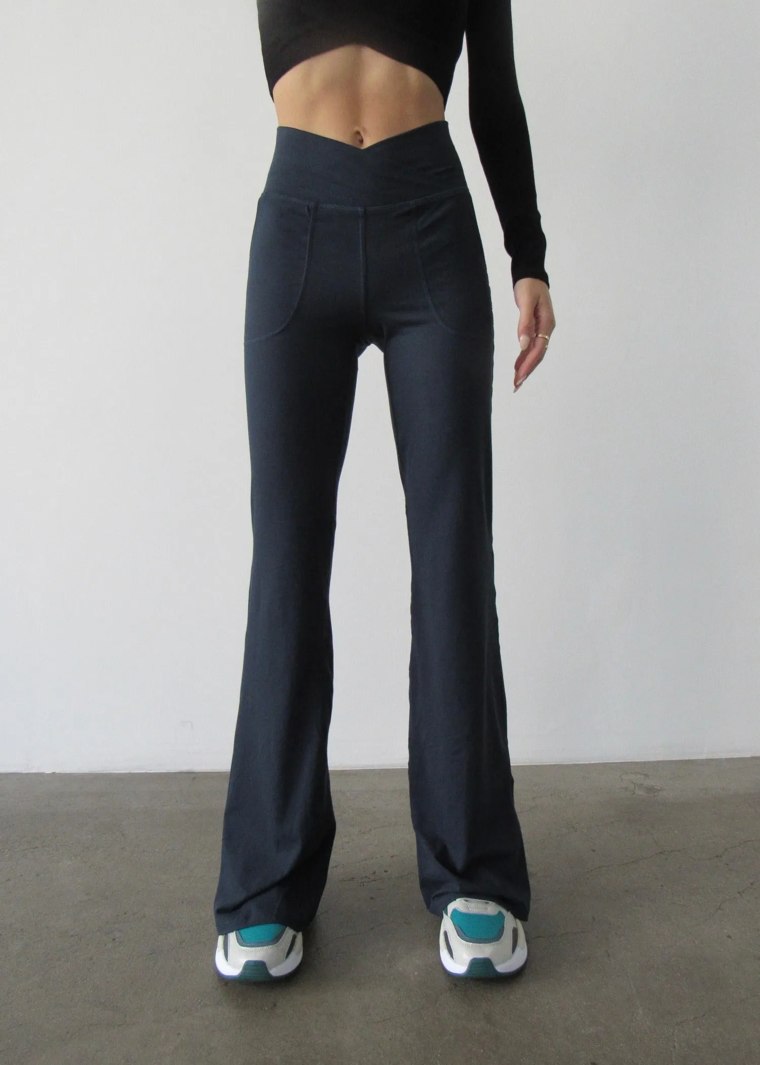 Edison Soft Flare Pant Navy