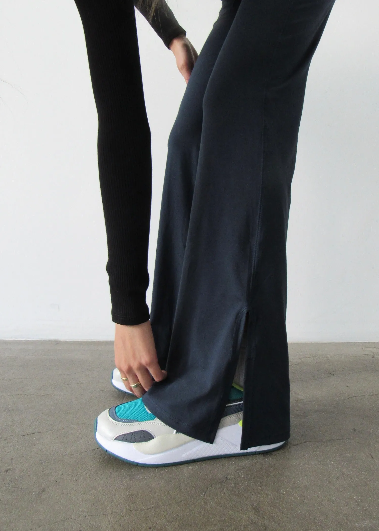 Edison Soft Flare Pant Navy